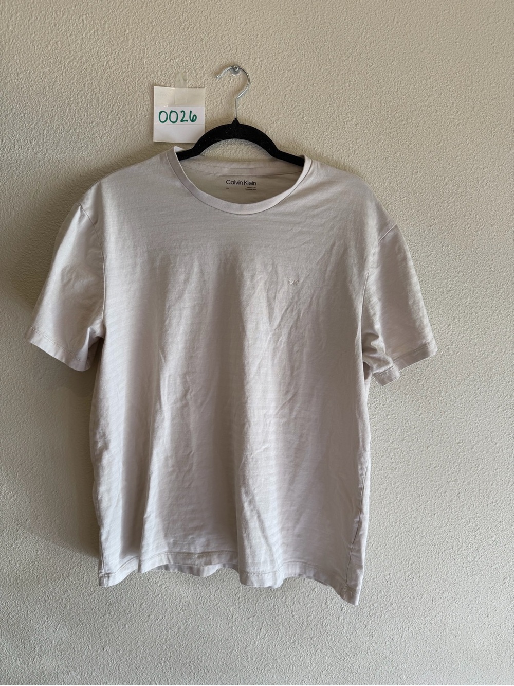 Calvin Klein Men’s Crew Neck T-Shirt in Light Gray